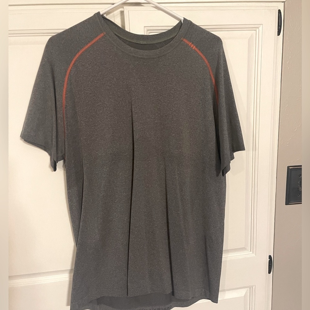 Men’s XL Lululemon grey athletic t-shirt